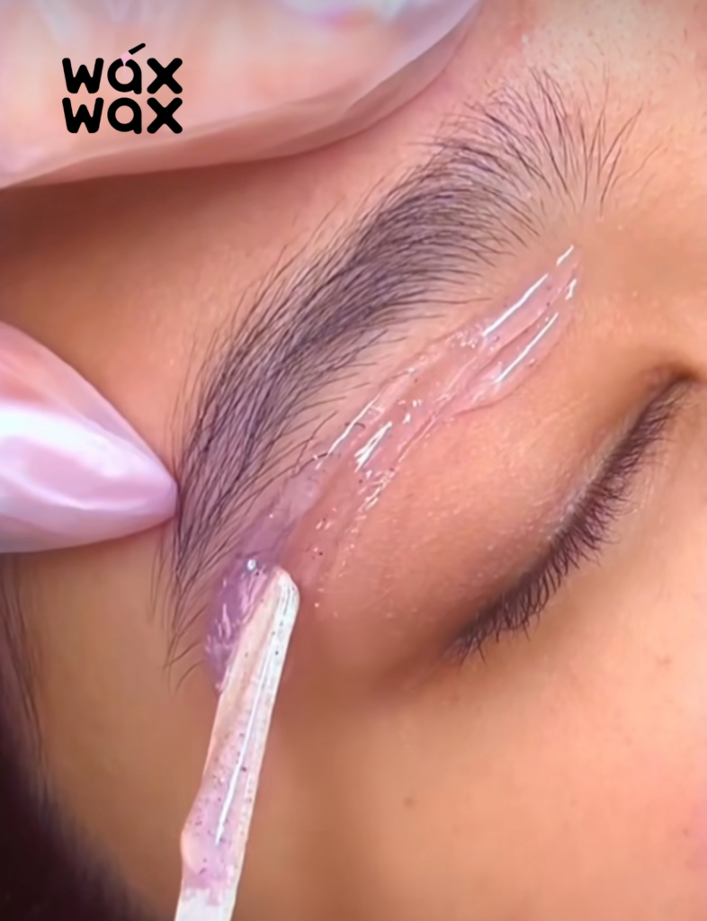 Cómo depilarse las cejas con cera